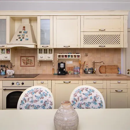 Cozy Flat In Downtown 瓦爾納